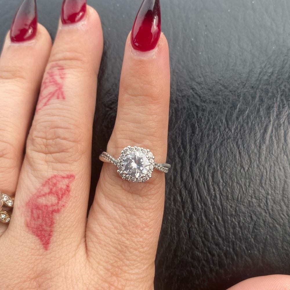 GORGEOUS CUBIC ZIRCONIA RING